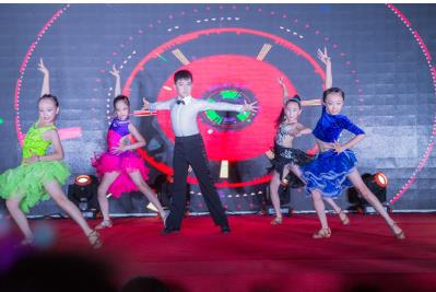 <b>潍坊星光舞蹈艺术培训学校</b>